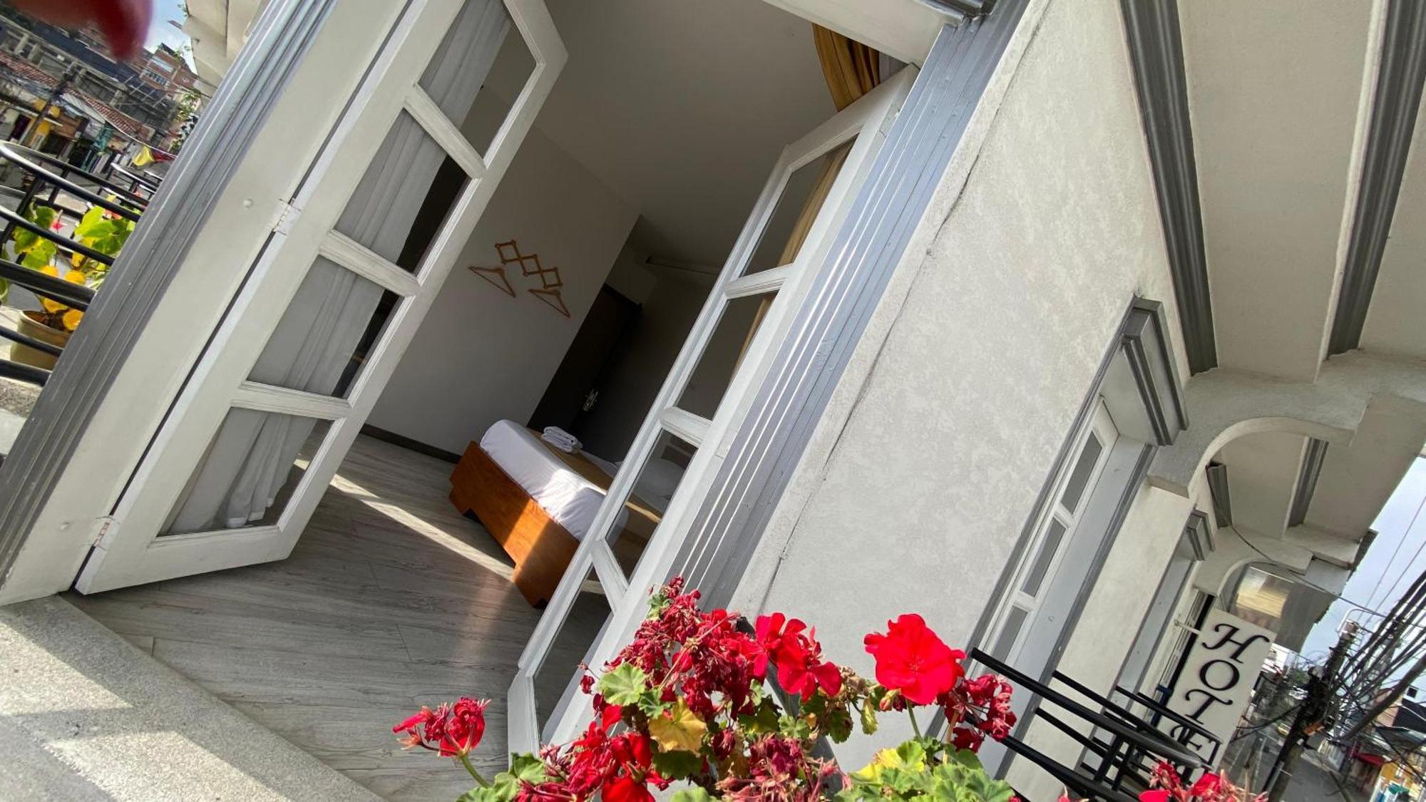 Hotel Valcon Santa Rosa de Cabal Ngoại thất bức ảnh